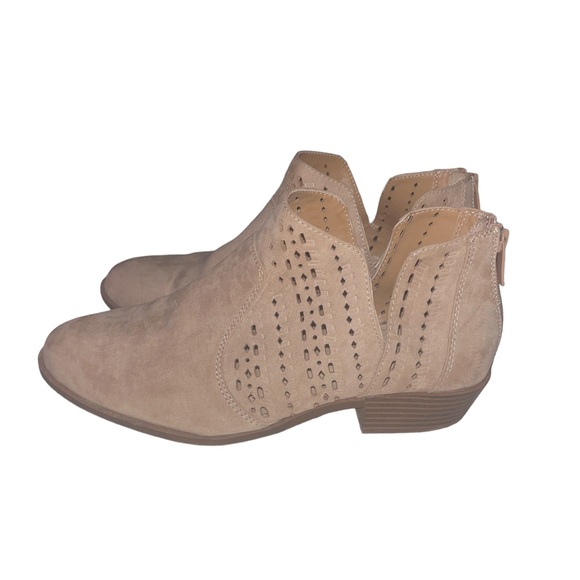 COPY - Torrid Tan Laser Cut Bootie 10W - Picture 3 of 8